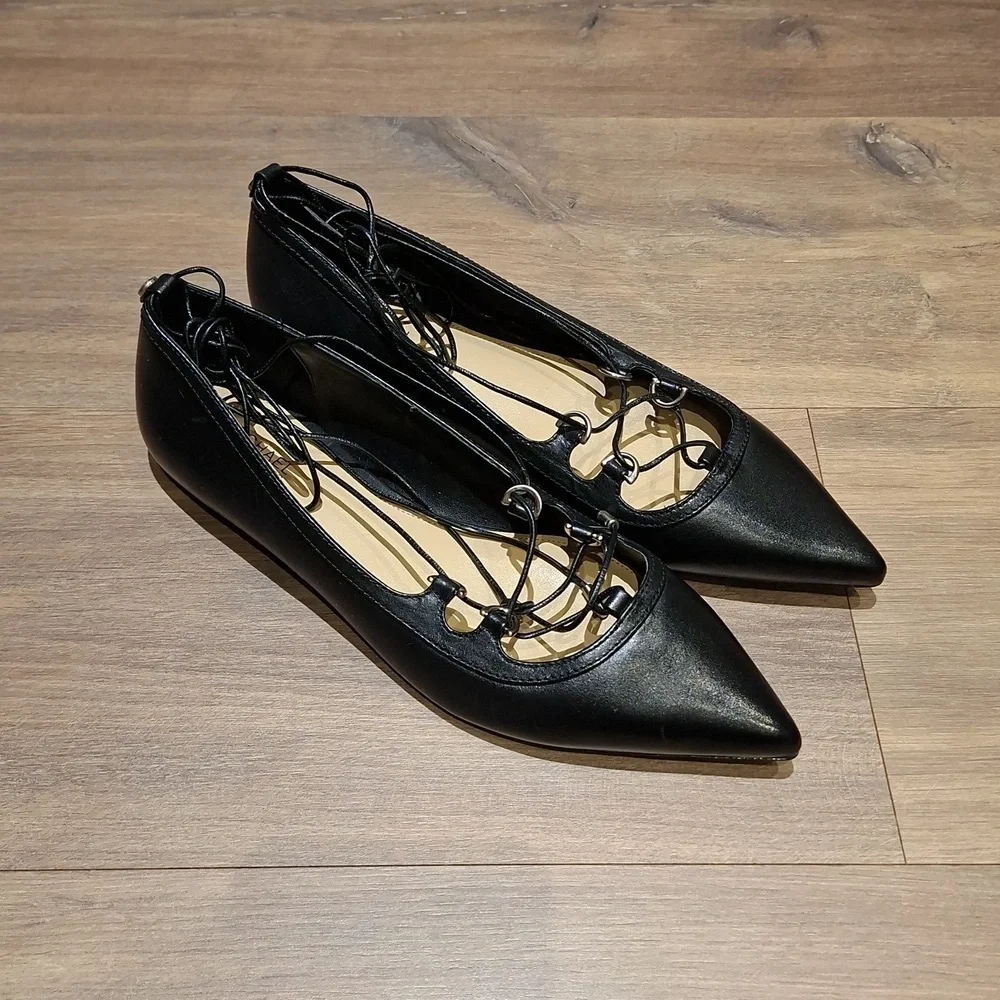 NWOT Michael Kors Women's Black Leather "Tabby" Lace-up Flats - Picture 3 of 8